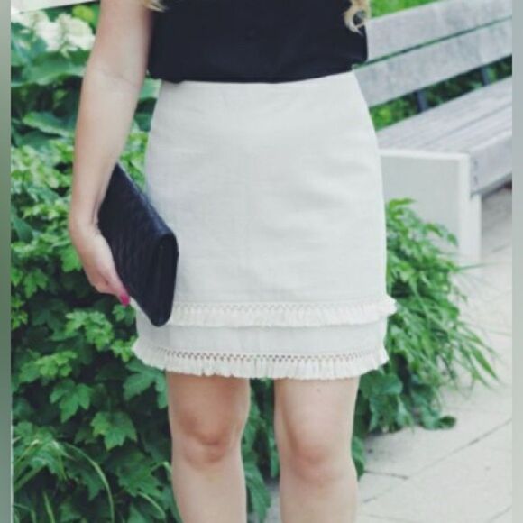 Ann Taylor Loft beige cotton and linen blend tassels skirt size 10 NWOT - Picture 2 of 8